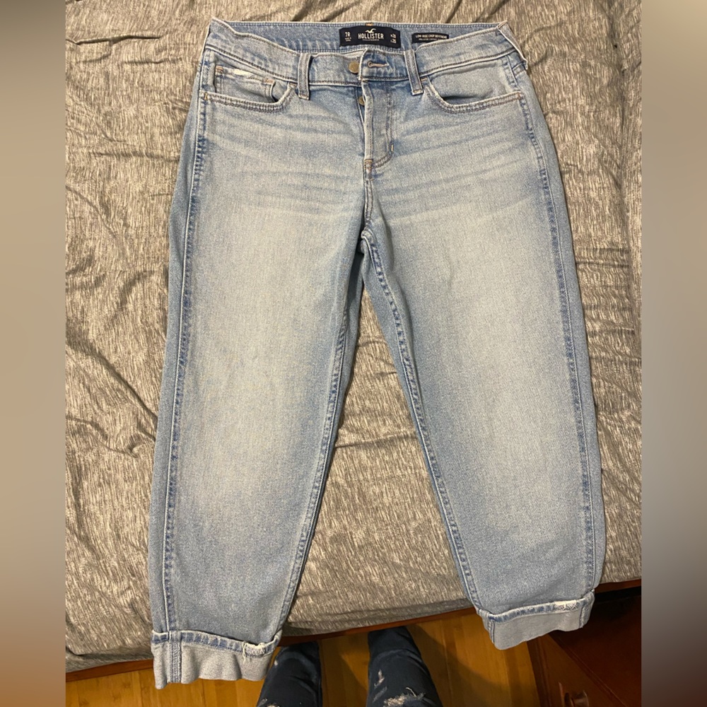 Hollister Low Rise Cropped Boyfriend Jeans